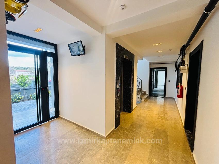 Located In A Gated Community With A Swimming Pool And Security Cameras In Çolakibrahim Bey Neighborhood, Seferihisar, İzmir.