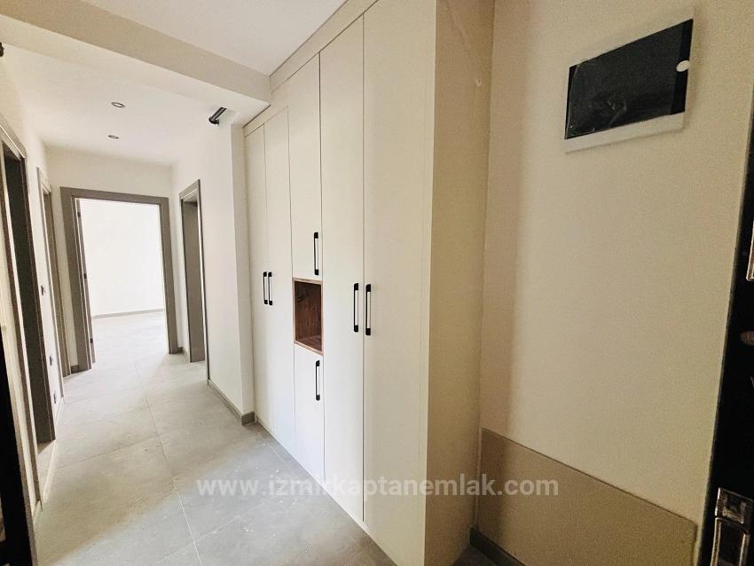 Located In A Gated Community With A Swimming Pool And Security Cameras In Çolakibrahim Bey Neighborhood, Seferihisar, İzmir.