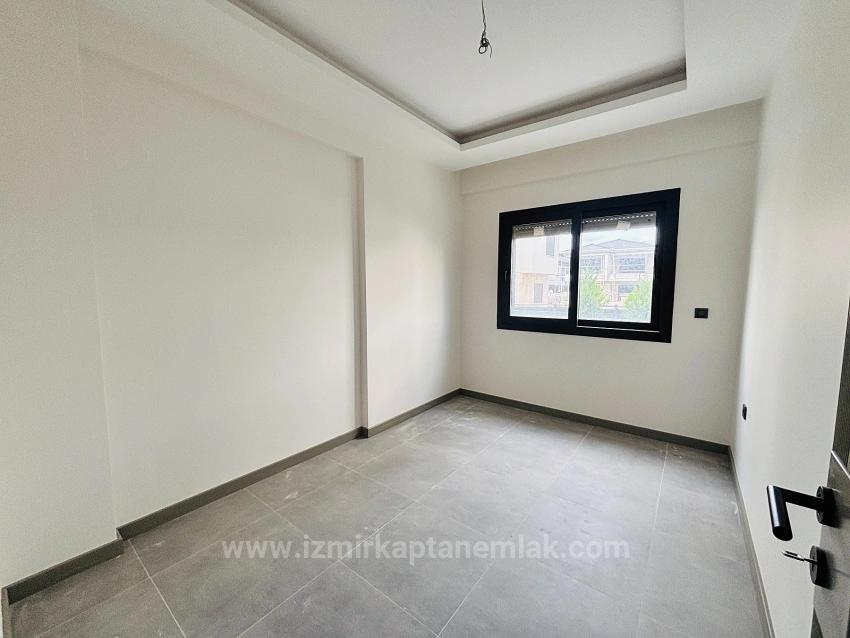 Located In A Gated Community With A Swimming Pool And Security Cameras In Çolakibrahim Bey Neighborhood, Seferihisar, İzmir.