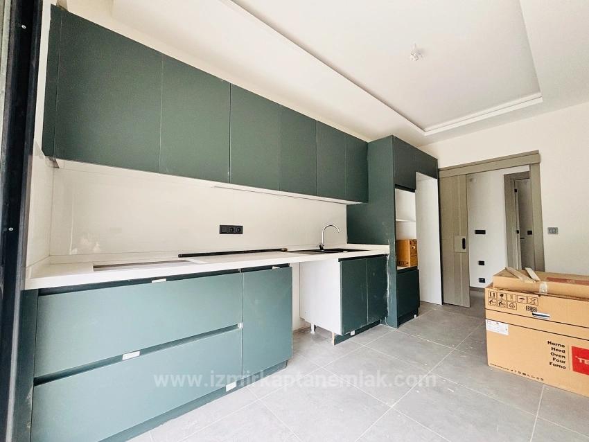 Located In A Gated Community With A Swimming Pool And Security Cameras In Çolakibrahim Bey Neighborhood, Seferihisar, İzmir.