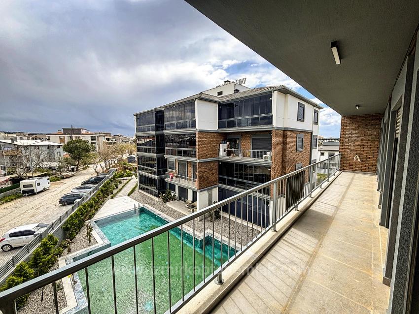 Located In A Gated Community With A Swimming Pool And Security Cameras In Çolakibrahim Bey Neighborhood, Seferihisar, İzmir.