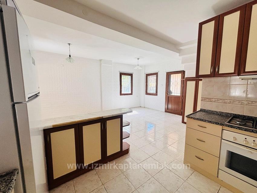 3+1 Villa For Sale In Payamlı Neighborhood, Seferihisar, İzmir, 200M From The Sea, With A Large Garden