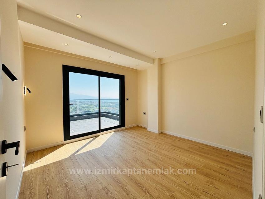 3+1 Bedroom Summerhouse For sale in Atatürk Nbh. Seferihisar Doğanbey - 220 m²