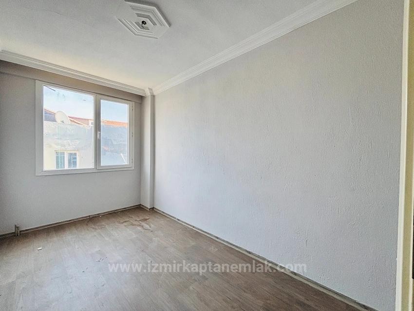 2+1 Apartment For Sale In Bengiler, Seferihisar, Izmir, In The Town Center.