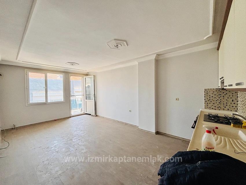 2+1 Apartment For Sale In Bengiler, Seferihisar, Izmir, In The Town Center.