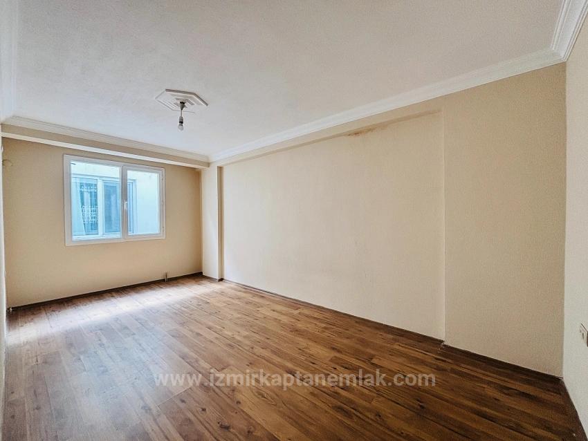 2+1 Apartment With Closed Kitchen, Rear Facing, Mountain View, In The Town Center Of Bengiler, Seferihisar, Izmir