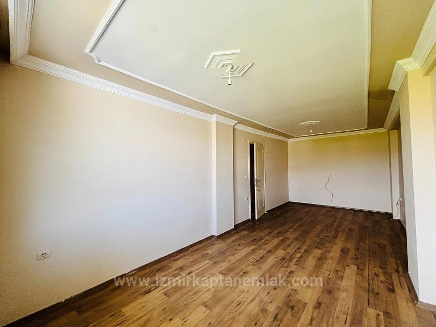 2+1 Apartment With Closed Kitchen, Rear Facing, Mountain View, In The Town Center Of Bengiler, Seferihisar, Izmir