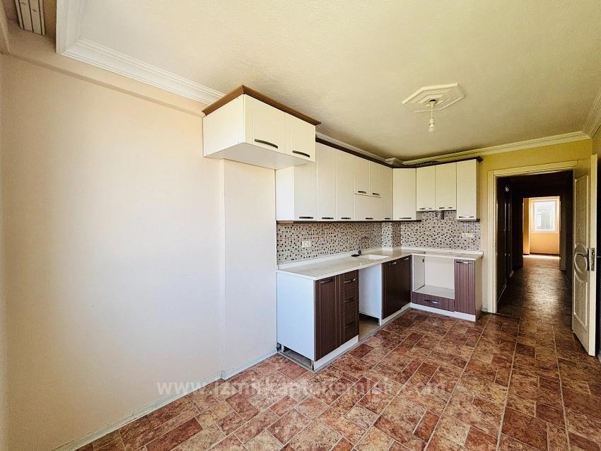 2+1 Apartment With Closed Kitchen, Rear Facing, Mountain View, In The Town Center Of Bengiler, Seferihisar, Izmir