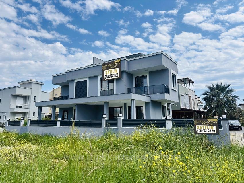 3+1 Villa With Spacious Garden For Sale In Cumhuriyet Neighborhood, Seferihisar, Izmir