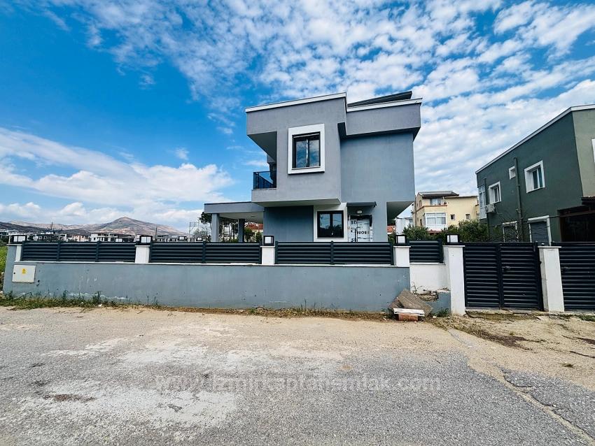 3+1 Villa With Spacious Garden For Sale In Cumhuriyet Neighborhood, Seferihisar, Izmir