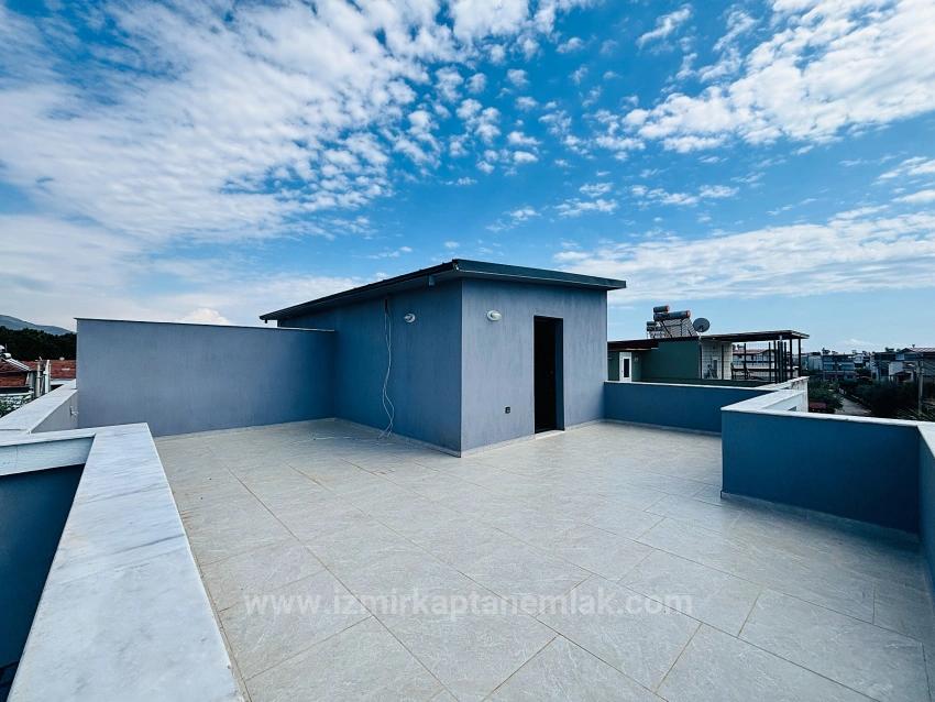 3+1 Villa With Spacious Garden For Sale In Cumhuriyet Neighborhood, Seferihisar, Izmir