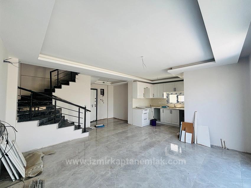 2+1 Detached Villa With Large Garden For Sale In Cumhuriyet Neighborhood, Seferihisar, Izmir