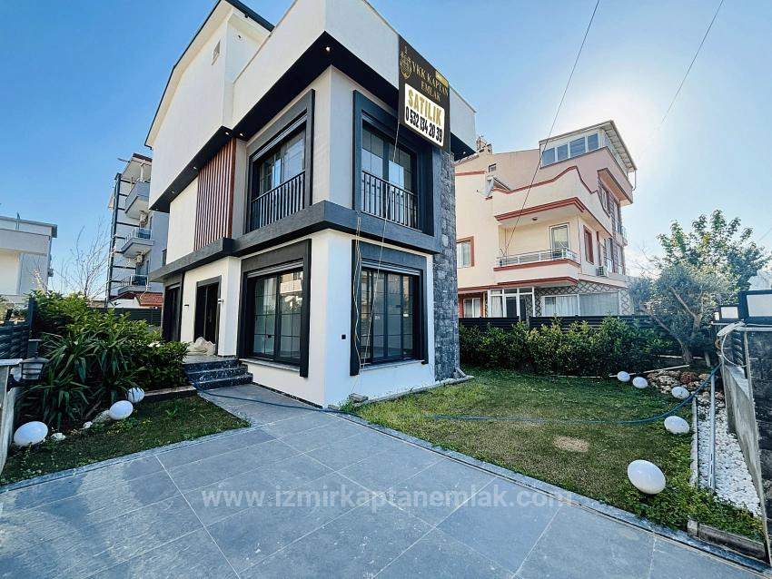 3+1 Bedroom Summerhouse For sale in Gümüldür Cumhuriyet Nbh. Menderes Gümüldür - 237 m²