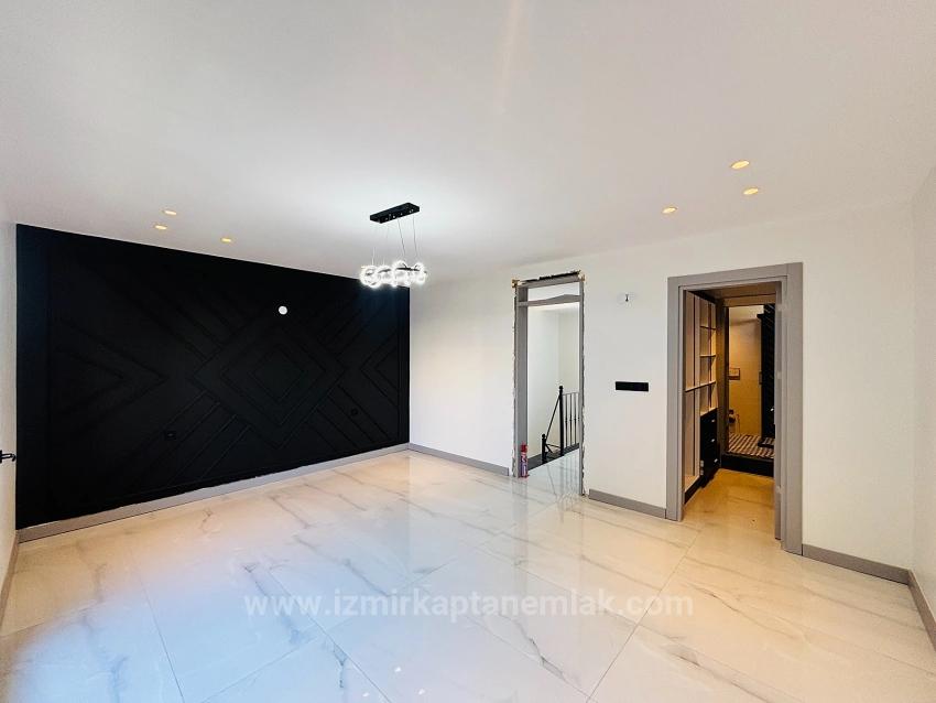 3+1 Detached House With Smart Home System And Pool, 100M From The Sea In Gümüldür Neighborhood, Menderes, İzmir.