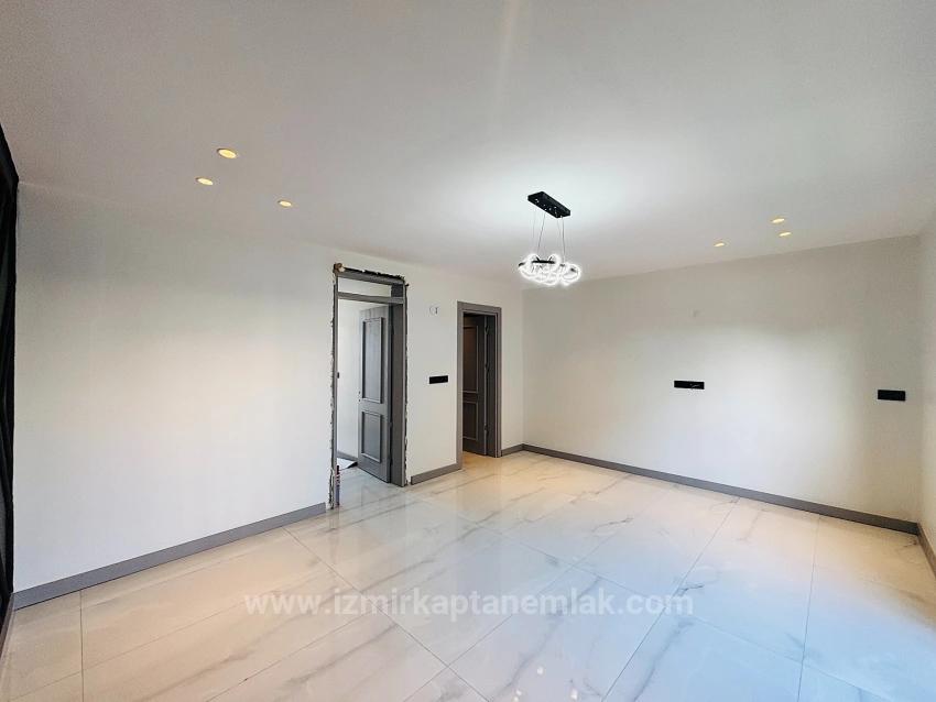 3+1 Detached House With Smart Home System And Pool, 100M From The Sea In Gümüldür Neighborhood, Menderes, İzmir.