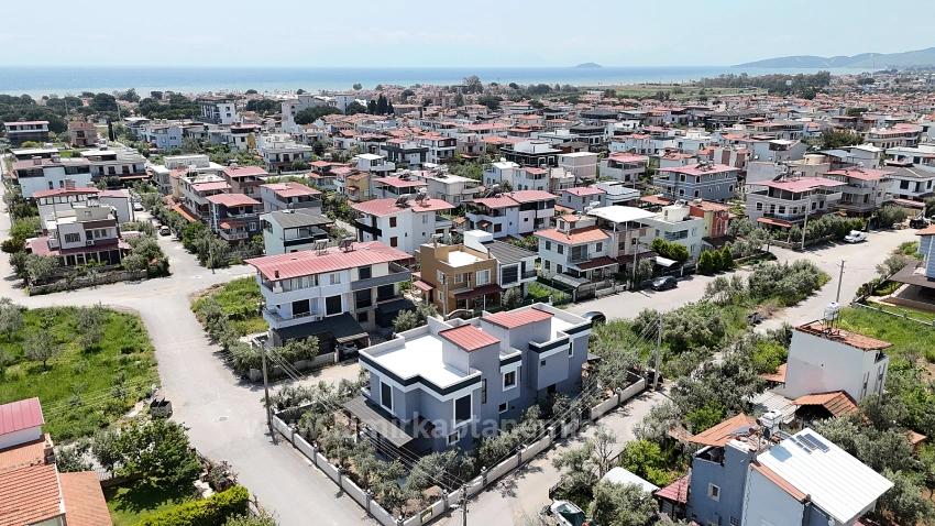 2+1 Bedroom Villa For Sale in Cumhuriyet Nbh. Seferihisar Doğanbey - 105 m²