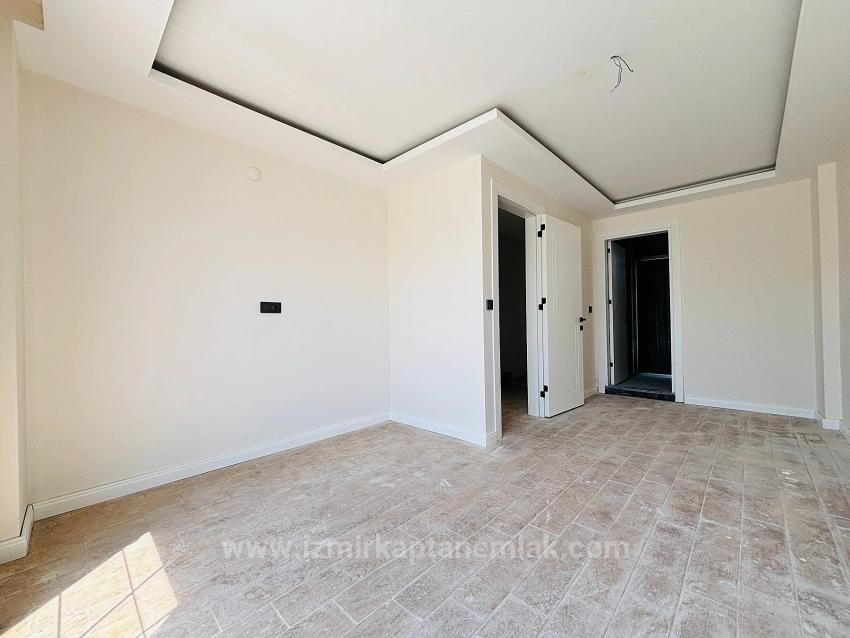 3+1 Detached Villa With Pool For Sale In Cumhuriyet Neighborhood, Seferihisar, Izmir