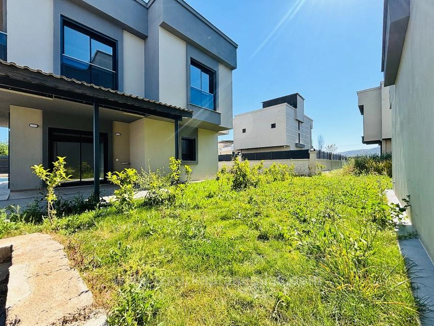 3+1 Detached Villa With Pool For Sale In Cumhuriyet Neighborhood, Seferihisar, Izmir
