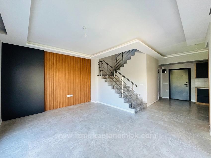 3+1 Detached Villa With Pool For Sale In Cumhuriyet Neighborhood, Seferihisar, Izmir