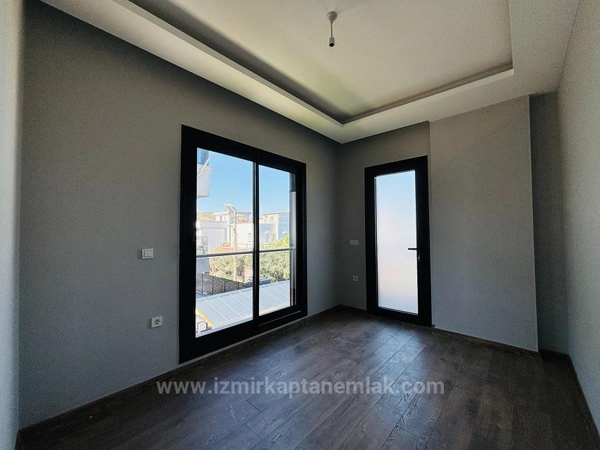 3+1 Detached Villa With Pool For Sale In Cumhuriyet Neighborhood, Seferihisar, Izmir