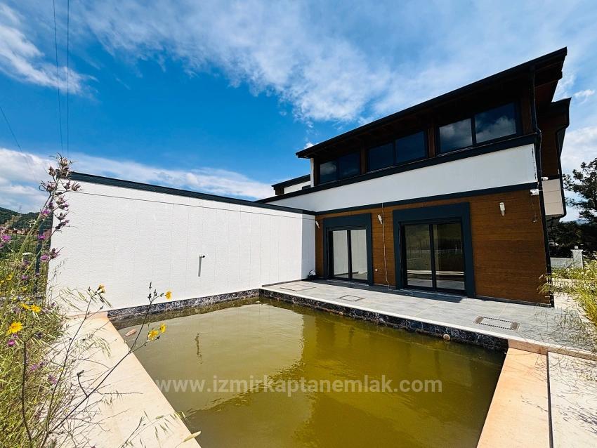 3+1 Ultra Luxury Semi-Detached Villa With Pool For Sale In Kavakdere Neighborhood, Seferihisar, Izmir