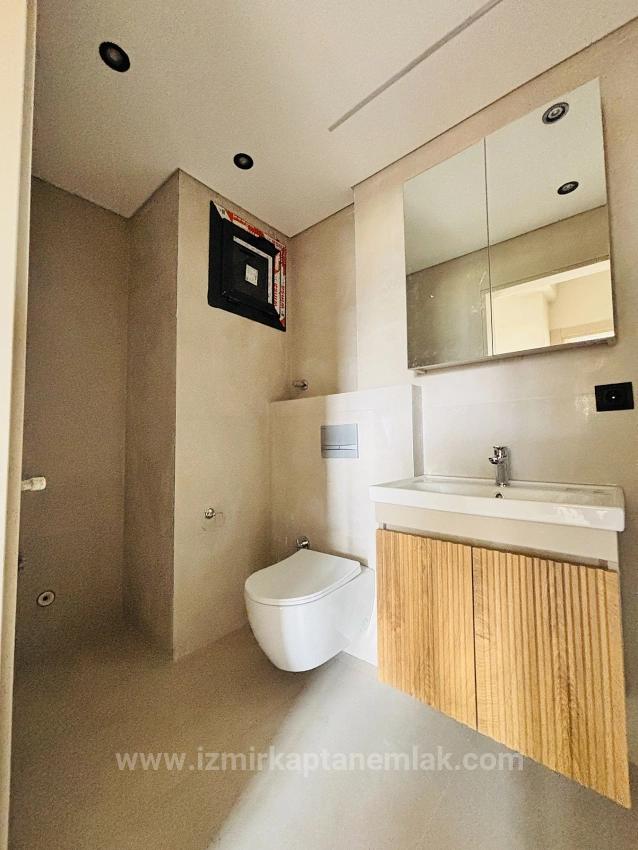 2+1 Mid-Floor Apartment For Rent In Çolak İbrahim Bey Neighborhood, Seferihisar, İzmir