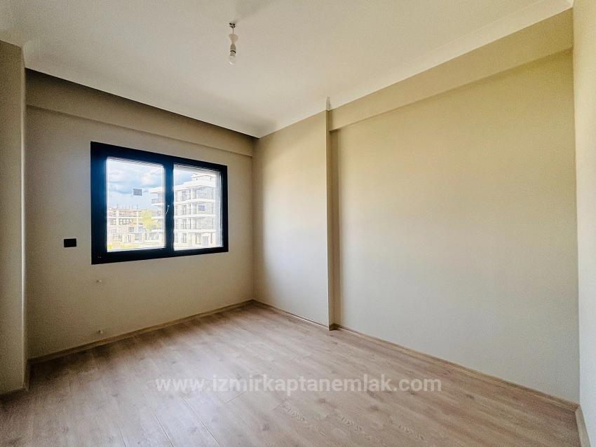 2+1 Mid-Floor Apartment For Rent In Çolak İbrahim Bey Neighborhood, Seferihisar, İzmir