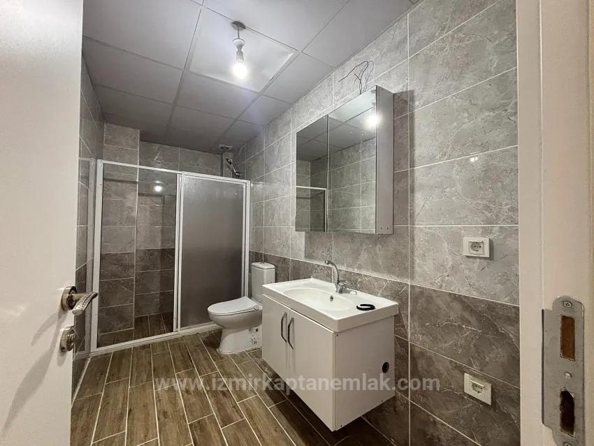 İzmir Seferihisar Hıdırlık Neighbourhood Has A 2+1 Car Parked 1St Floor Rentable Flat