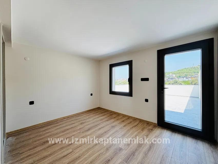 3+1 Bedroom Summerhouse For sale in Mersin Alanı Nbh. Seferihisar Ürkmez - 144 m²