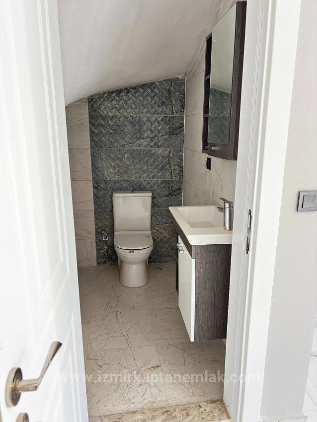 4+1 Villa For Sale With Garden In Seferihisar Doğanbey, 400 Meters From The Beach