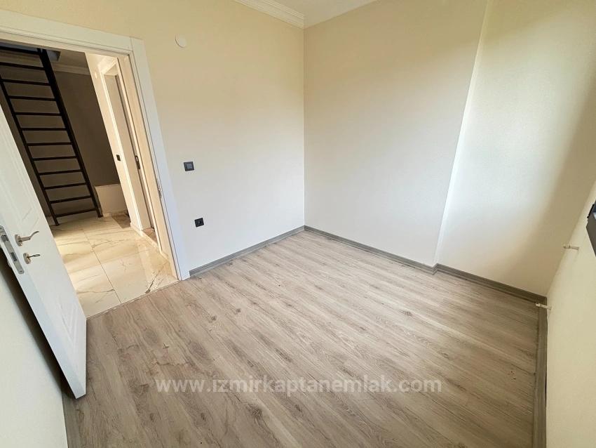 4+1 Villa For Sale With Garden In Seferihisar Doğanbey, 400 Meters From The Beach