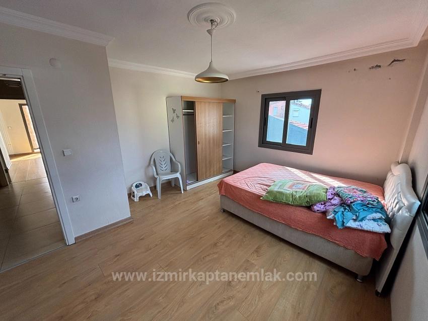 2+1 Middle Floor Flat On The Street In Bengiler, Seferihisar