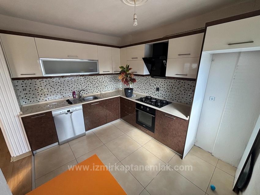 2+1 Middle Floor Flat On The Street In Bengiler, Seferihisar