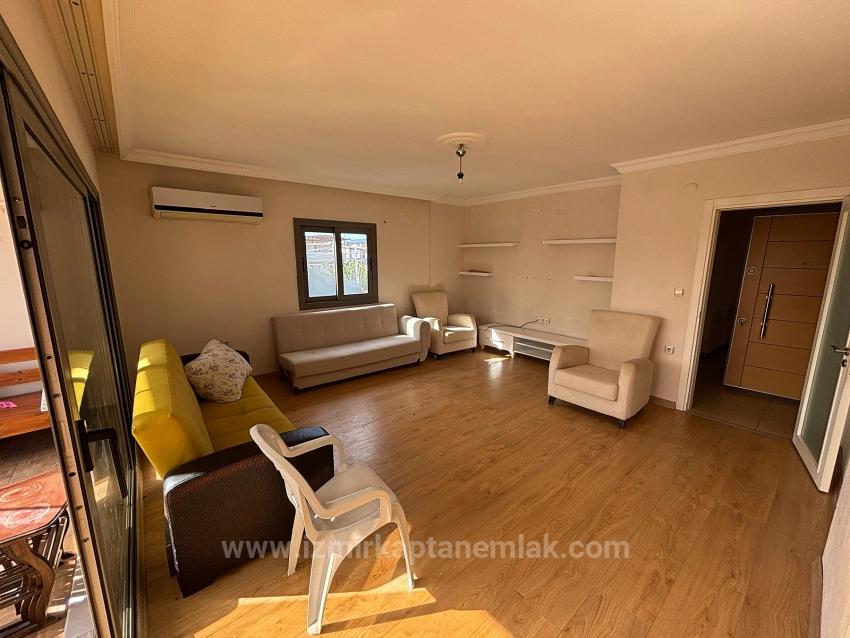 2+1 Middle Floor Flat On The Street In Bengiler, Seferihisar