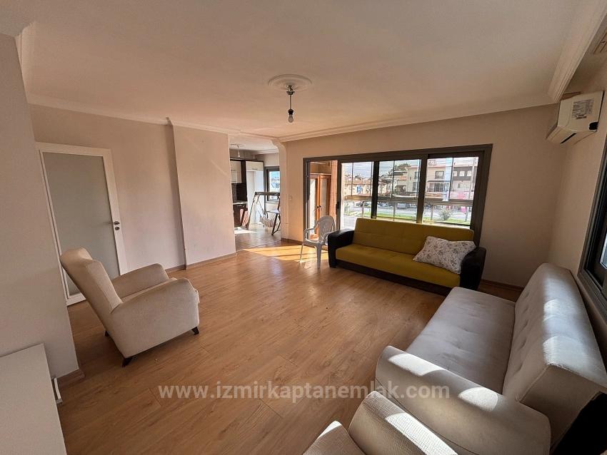 2+1 Middle Floor Flat On The Street In Bengiler, Seferihisar