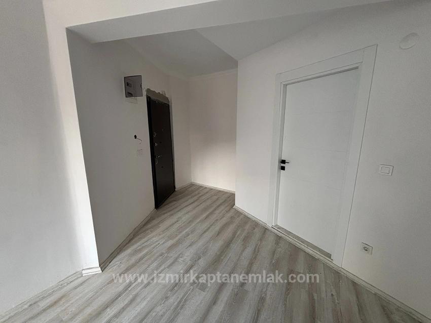 1+1 Apartment In A Great Location In Turabiye, Seferihisar, Izmir