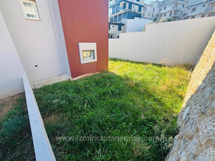 3+1 Villa For Sale With Sea View And Garden In Doğanbey Atatürk Neighborhood
