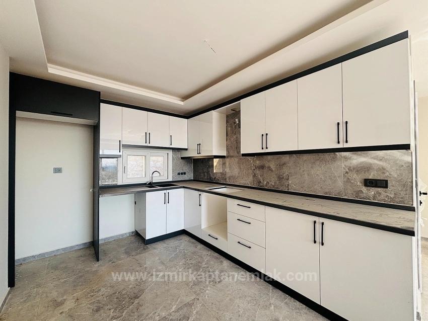 3+1 Villa For Sale With Sea View And Garden In Doğanbey Atatürk Neighborhood