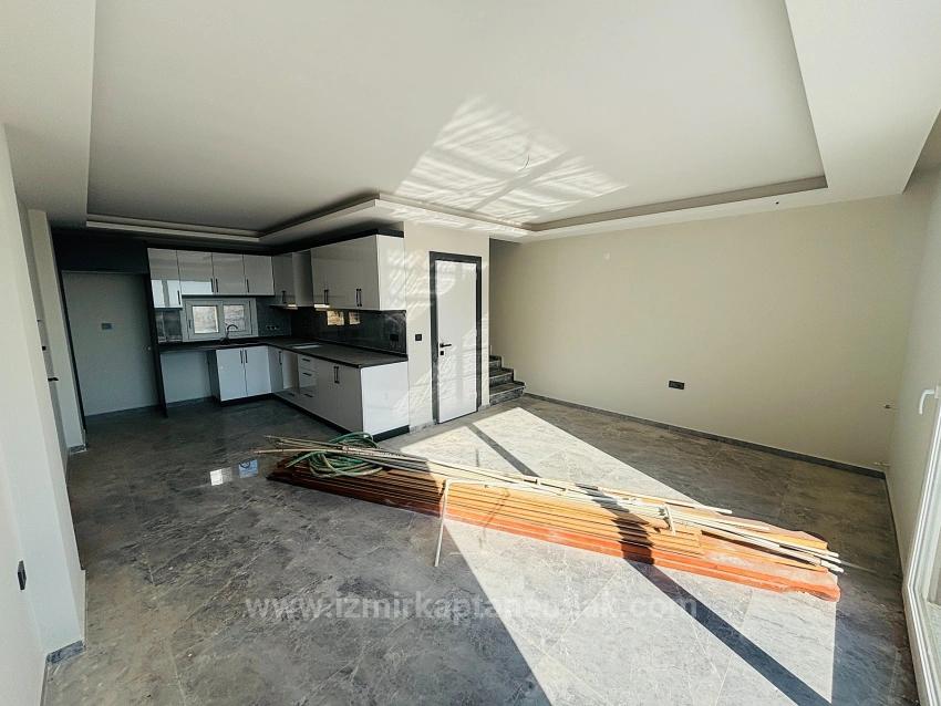 3+1 Villa For Sale With Sea View And Garden In Doğanbey Atatürk Neighborhood