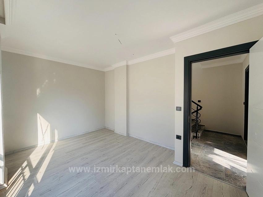 3+1 Villa For Sale With Sea View And Garden In Doğanbey Atatürk Neighborhood