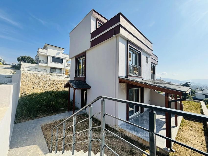 3+1 Villa For Sale With Sea View And Garden In Doğanbey Atatürk Neighborhood