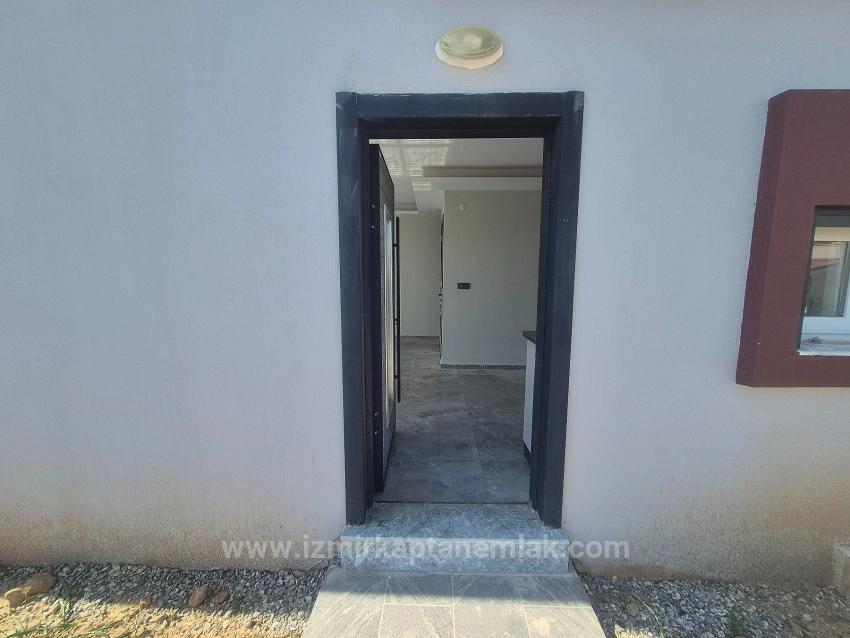 3+1 Villa For Sale With Sea View And Garden In Doğanbey Atatürk Neighborhood