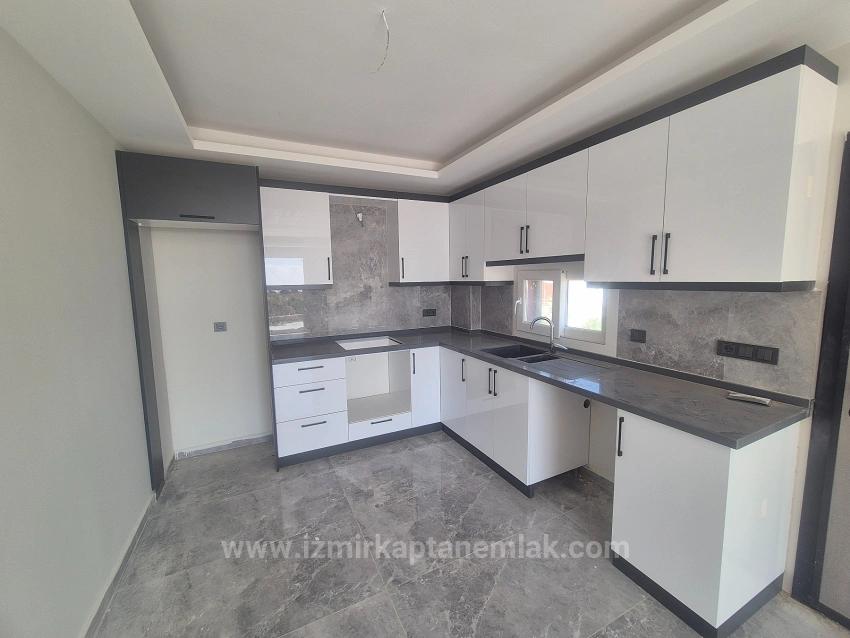 3+1 Villa For Sale With Sea View And Garden In Doğanbey Atatürk Neighborhood