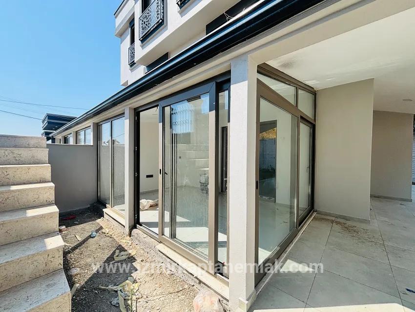 3+1 Bedroom Summerhouse For sale in Tepecik Nbh. Seferihisar - 144 m²