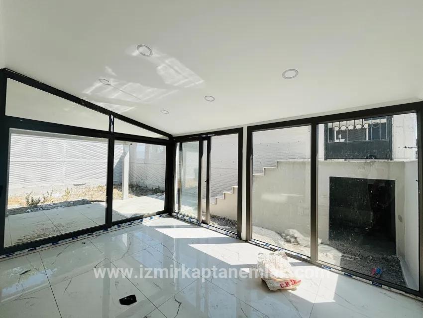 3+1 Bedroom Summerhouse For sale in Tepecik Nbh. Seferihisar - 144 m²