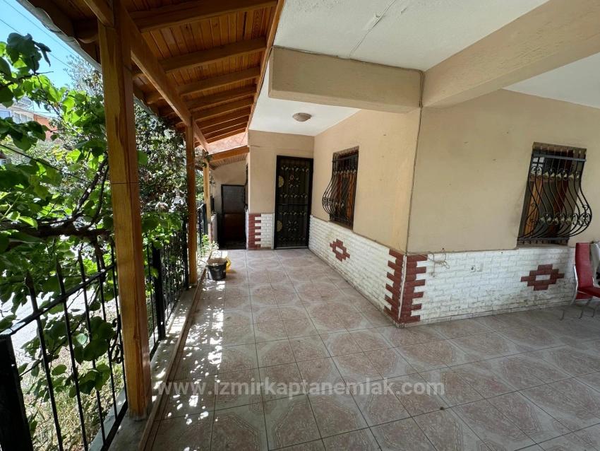 Two 2+1 Seaside Apartments For Sale In Payamlı, Seferihisar, Izmir