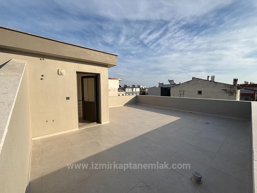 Brand New 2+1 Villa For Sale In A Beautiful Location In Seferihisar Doğanbey Payamlı