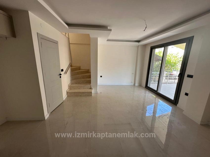 Brand New 2+1 Villa For Sale In A Beautiful Location In Seferihisar Doğanbey Payamlı