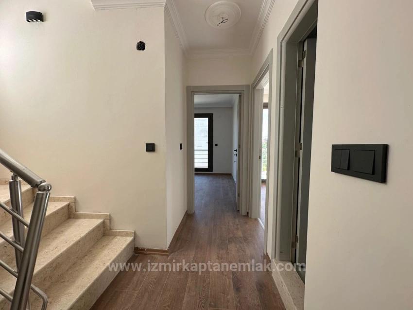 Brand New 2+1 Villa For Sale In A Beautiful Location In Seferihisar Doğanbey Payamlı