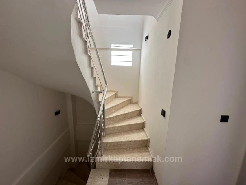 Brand New 2+1 Villa For Sale In A Beautiful Location In Seferihisar Doğanbey Payamlı